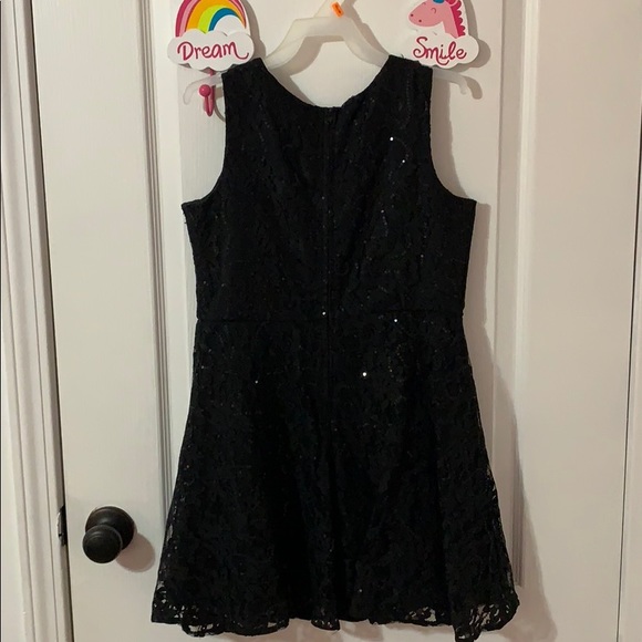 Dress - Picture 4 of 4